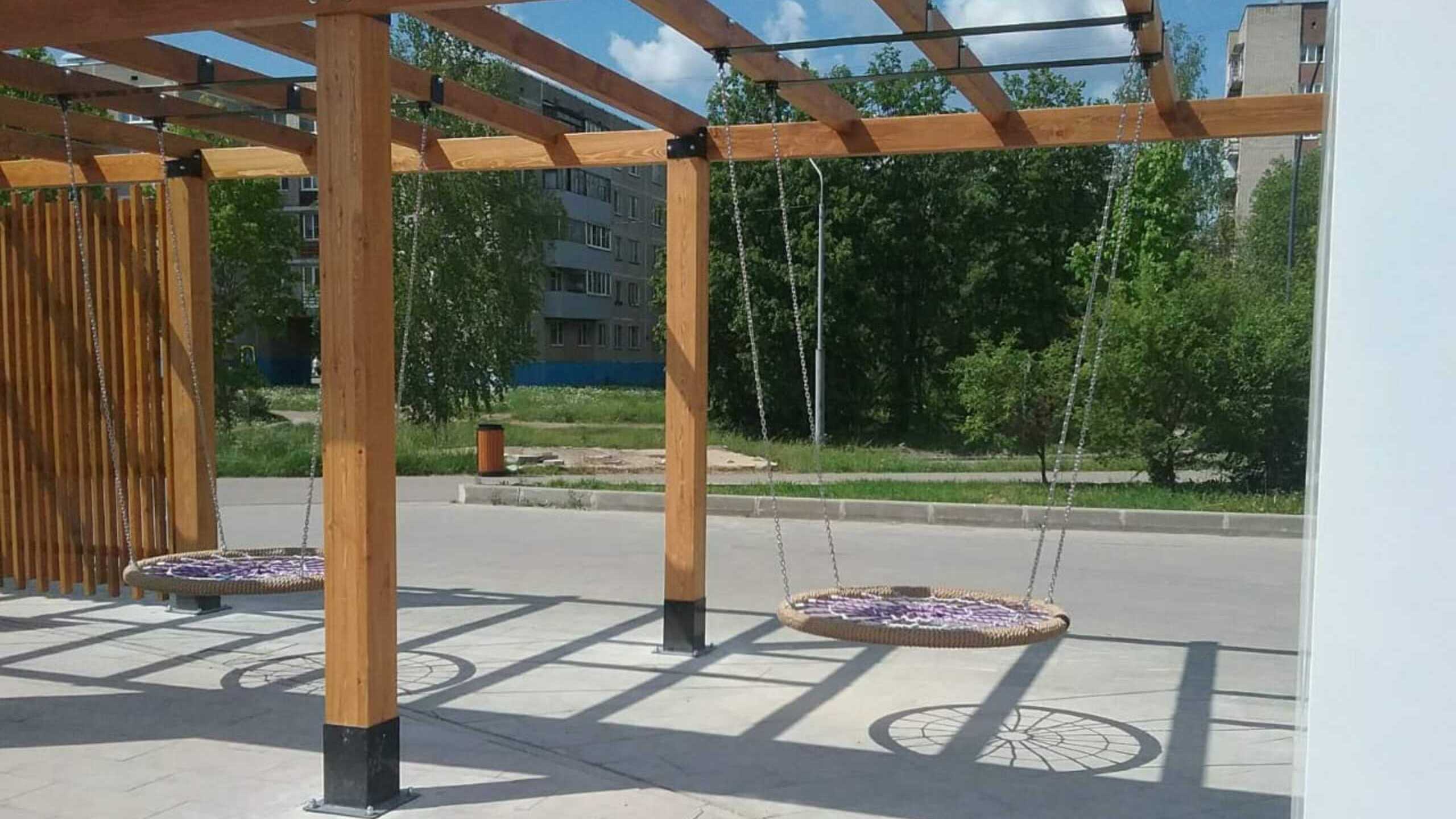 Навес-галерея с подвесными качелями «Парковый Эрмитаж»