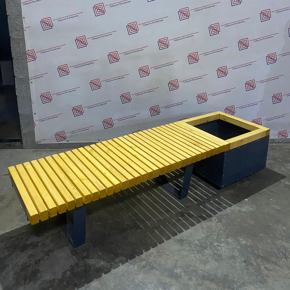 Уличная скамейка с вазоном «GreenBench»